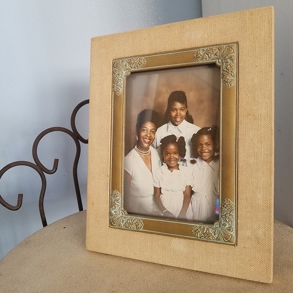 Frame - Vintage Inspired - Beautiful Details - Picture 2 of 3